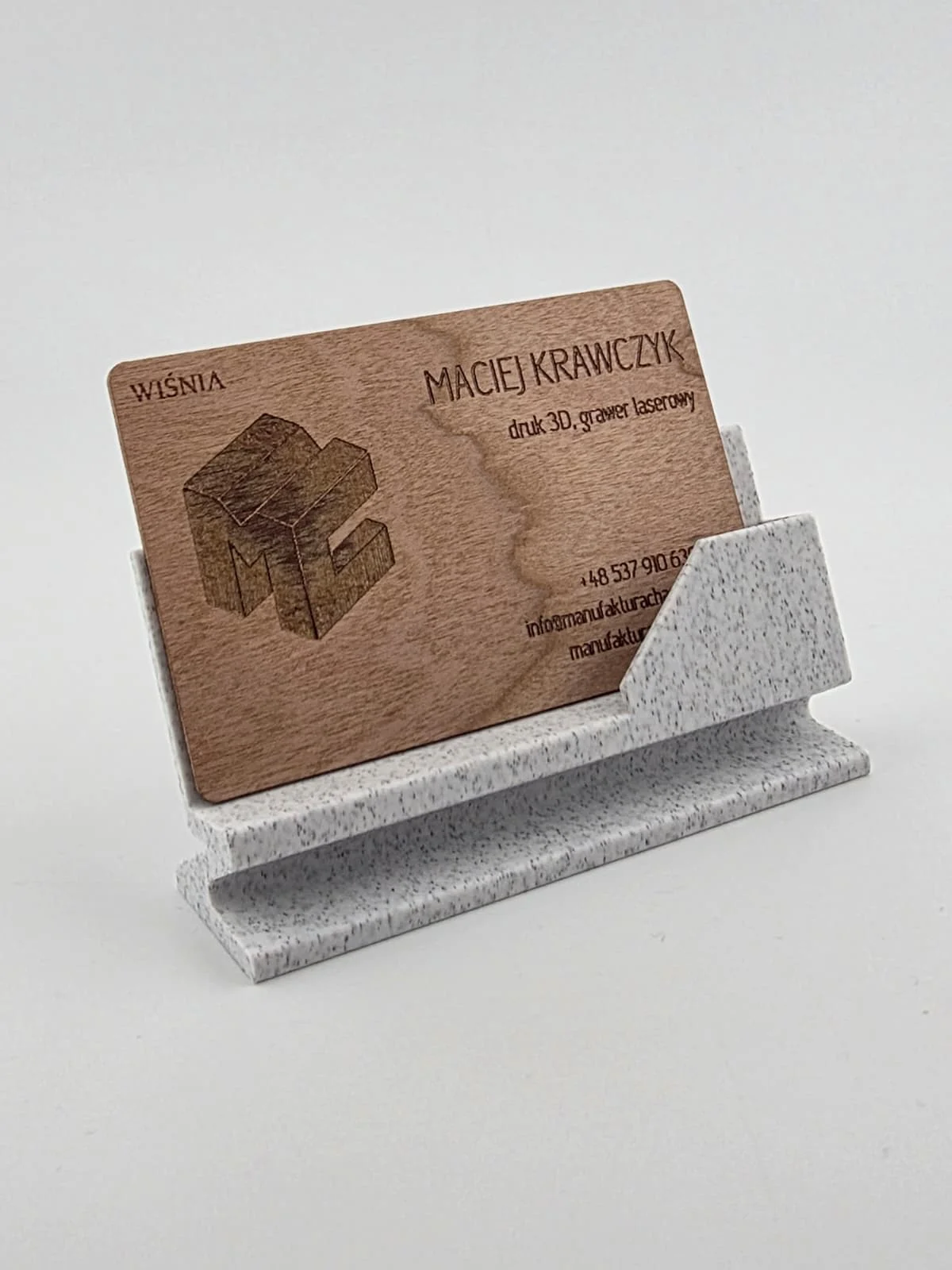 Wizytówki drewniane grawerowane | Manufaktura Chaosu